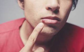 Опасен ли стоматит